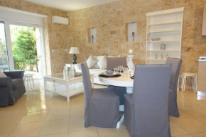Miss Nefeli - Marvelous Stone Apartment in Perdika-Aegina